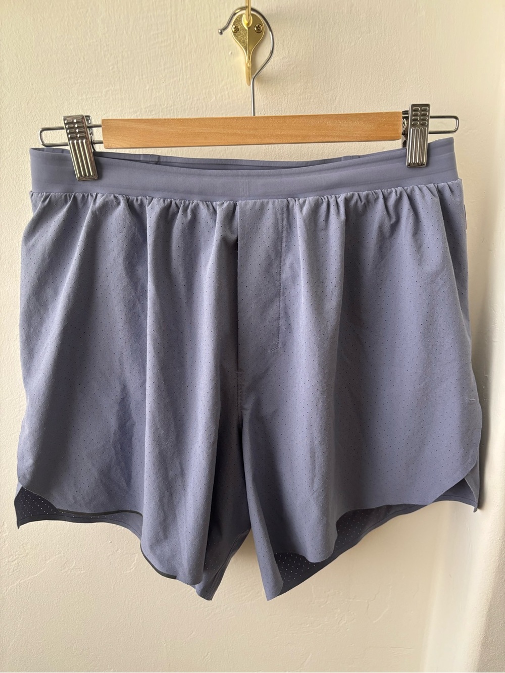 Lululemon Men’s Fast and Free 6” shorts
